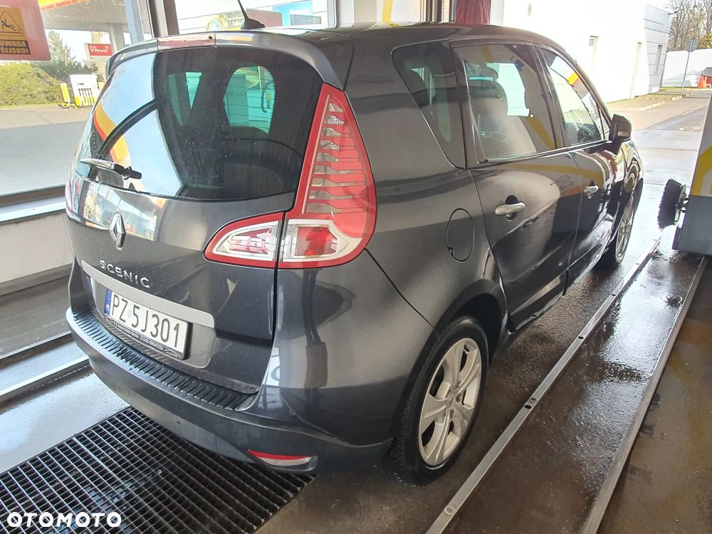 Renault Scenic 1.4 16V TCE Privilege - 9