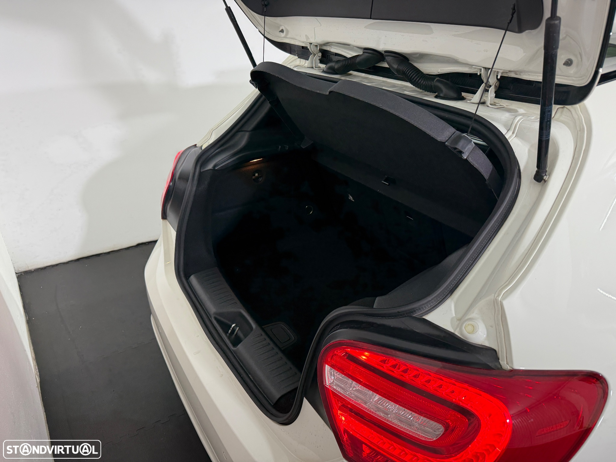 Mercedes-Benz A 180 CDi BE Edition Urban - 27