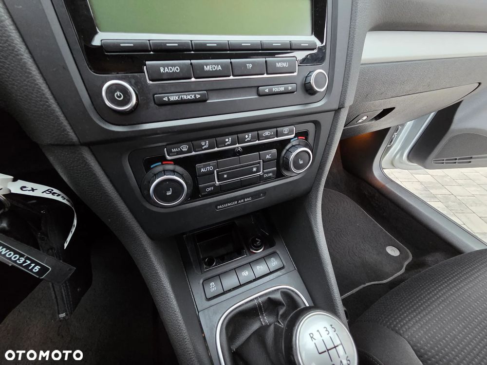 Volkswagen Golf - 25