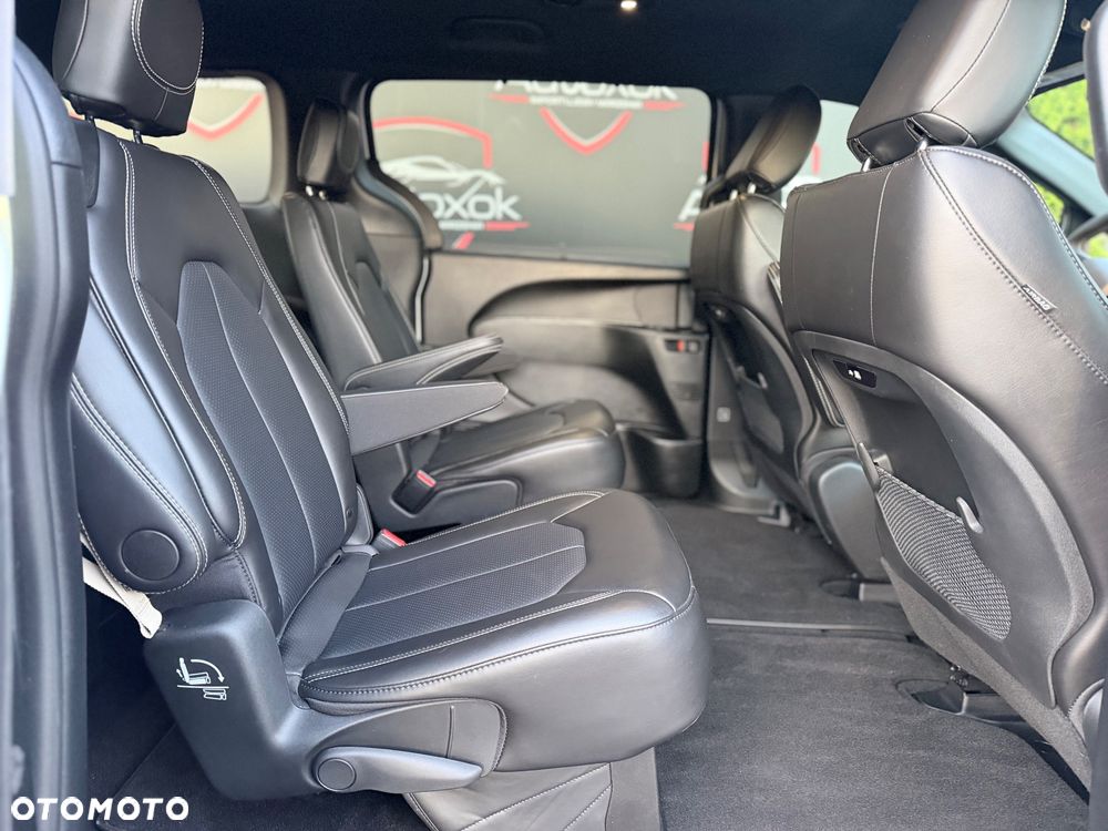 Chrysler Pacifica - 38