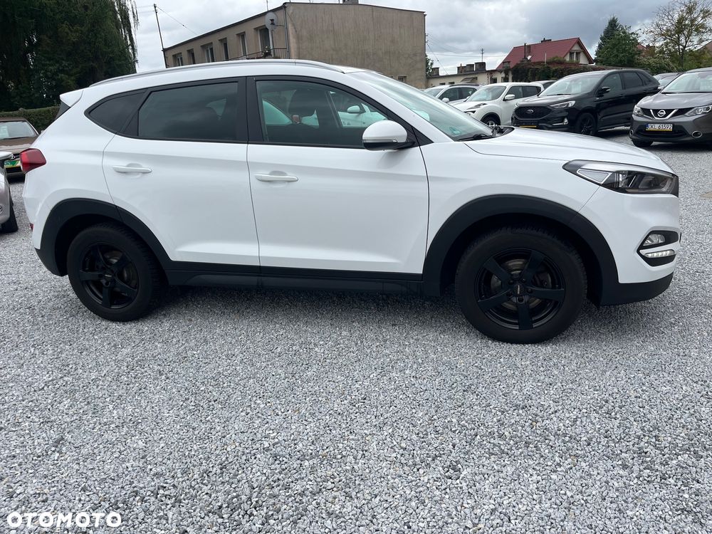 Hyundai Tucson 1.7 CRDI BlueDrive Style 2WD - 16