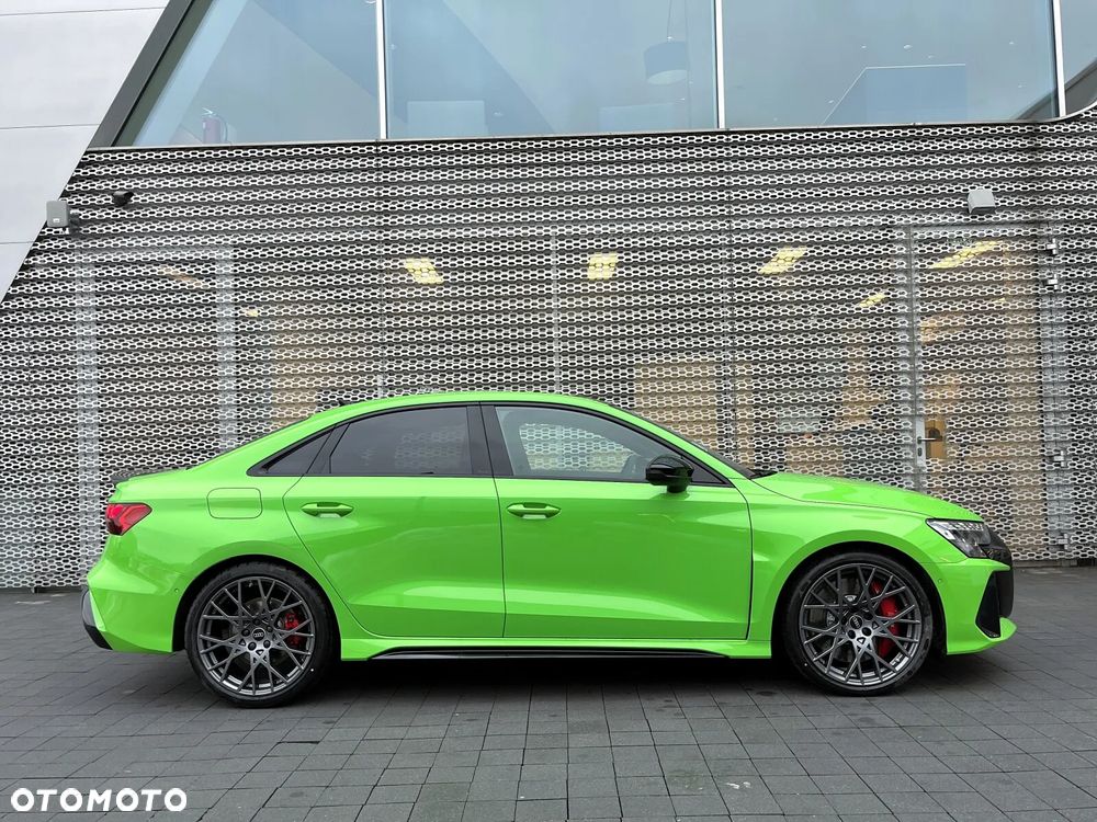 Audi RS3 Limousine - 17
