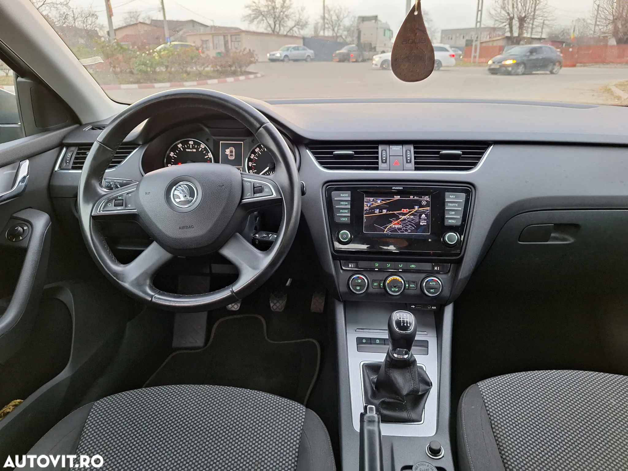 Skoda Octavia 1.4 TSI ELEGANCE - 7