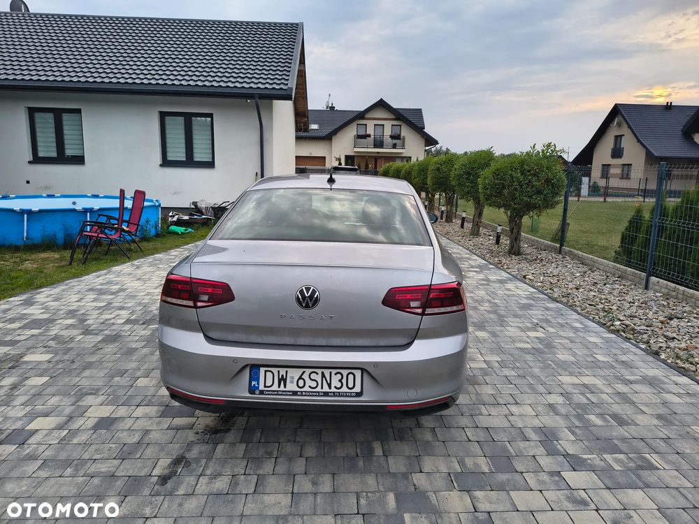 Volkswagen Passat - 13