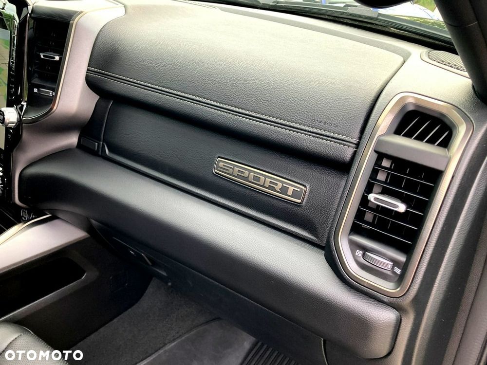 RAM 1500 Crew Cab Sport - 29