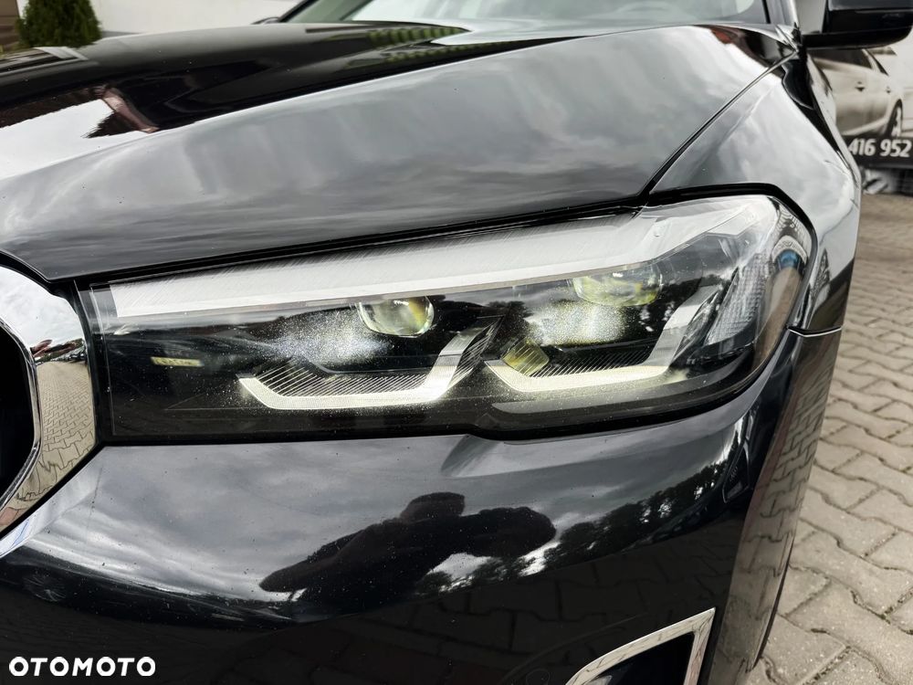 BMW Seria 5 530e Luxury Line - 13
