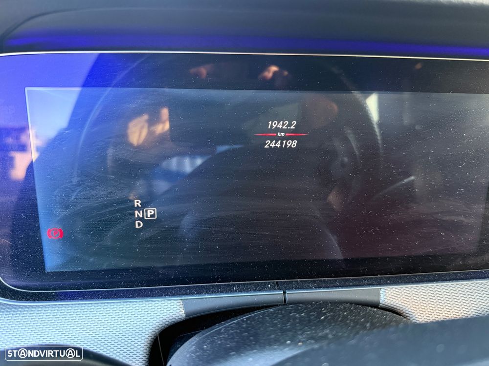 Mercedes-Benz E 200 - 6