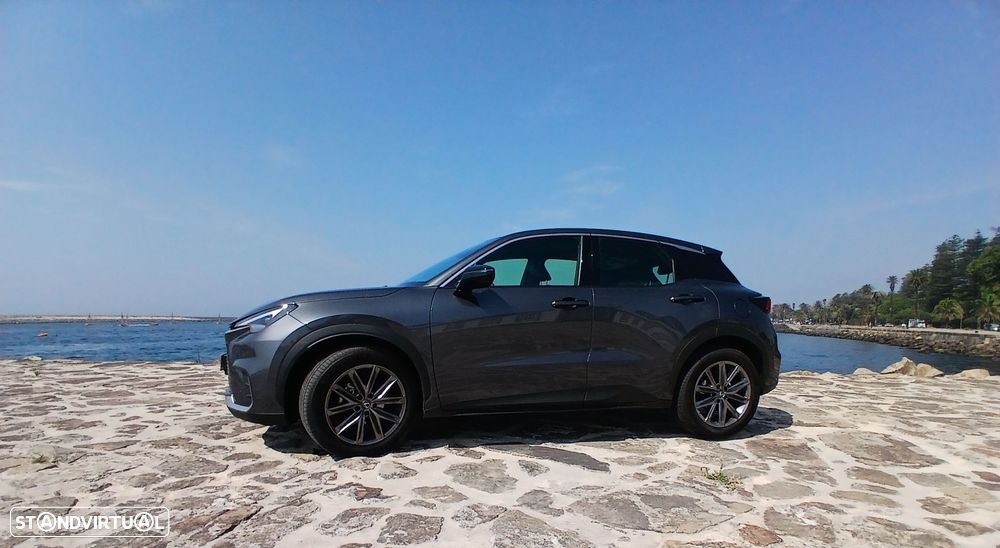 Lexus LBX Elegant - 1