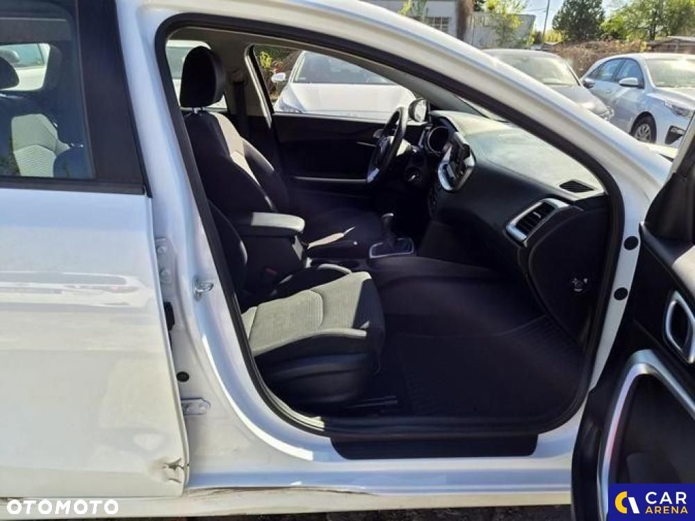 Kia Ceed - 30