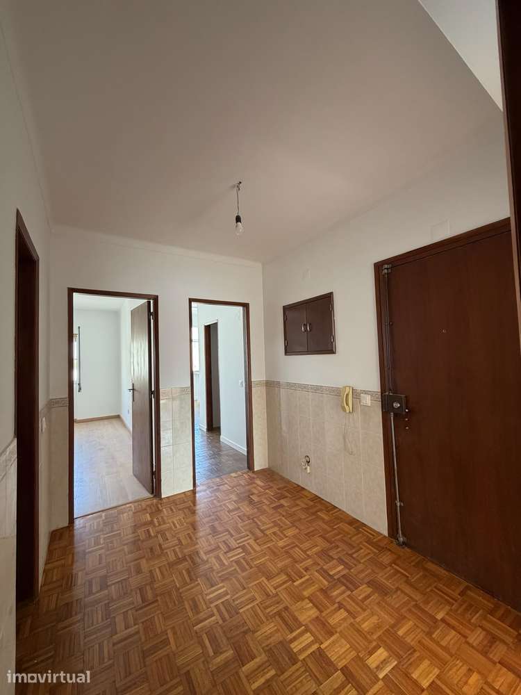 Apartamento T2, acabado de renovar, central - Grande imagem: 3/8