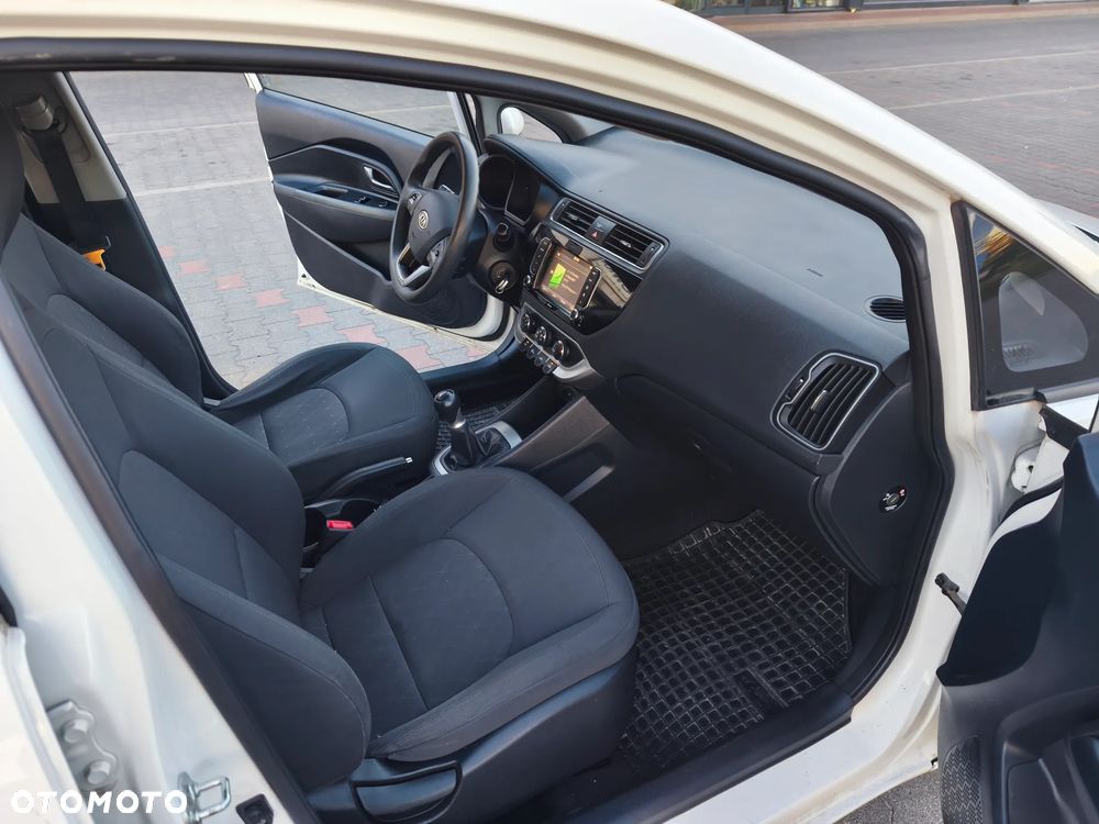 Kia Rio 1.2 Business Line - 12