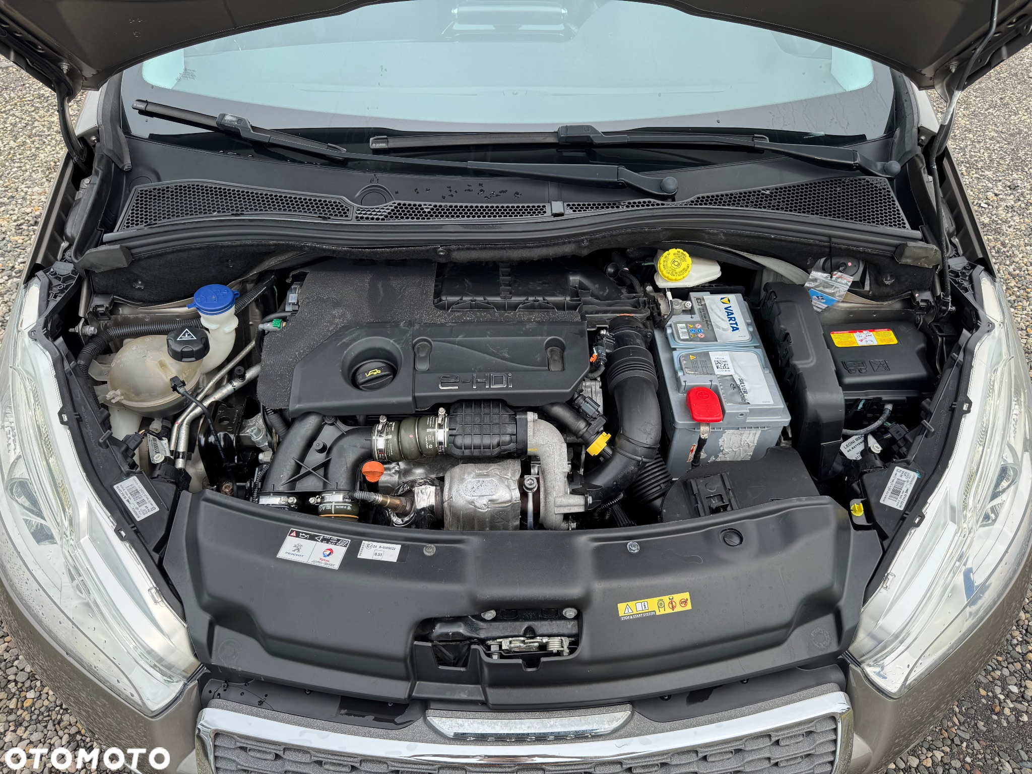 Peugeot 208 - 24