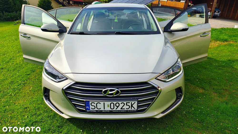 Hyundai Elantra 1.6 Comfort - 10