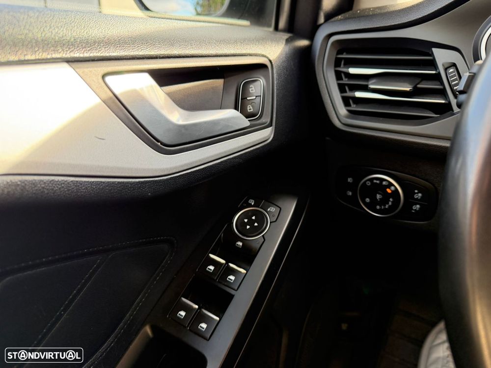 Ford Focus SW 1.5 TDCi EcoBlue Connected Aut. - 27