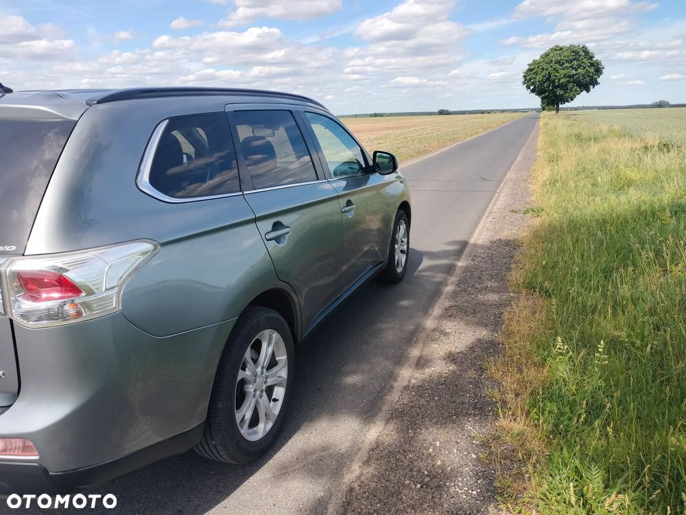 Mitsubishi Outlander 2.2 DI-D 4WD Intense - 9