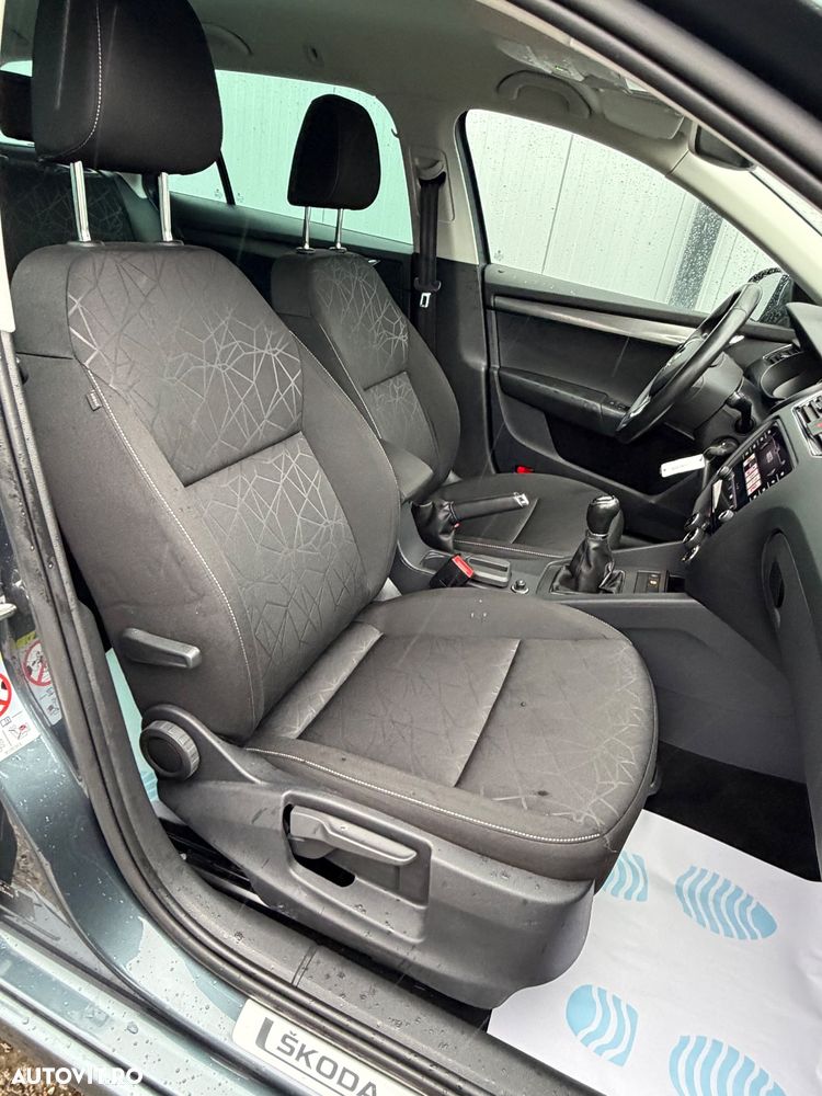 Skoda Octavia Combi Diesel 1.6 TDI Style - 9