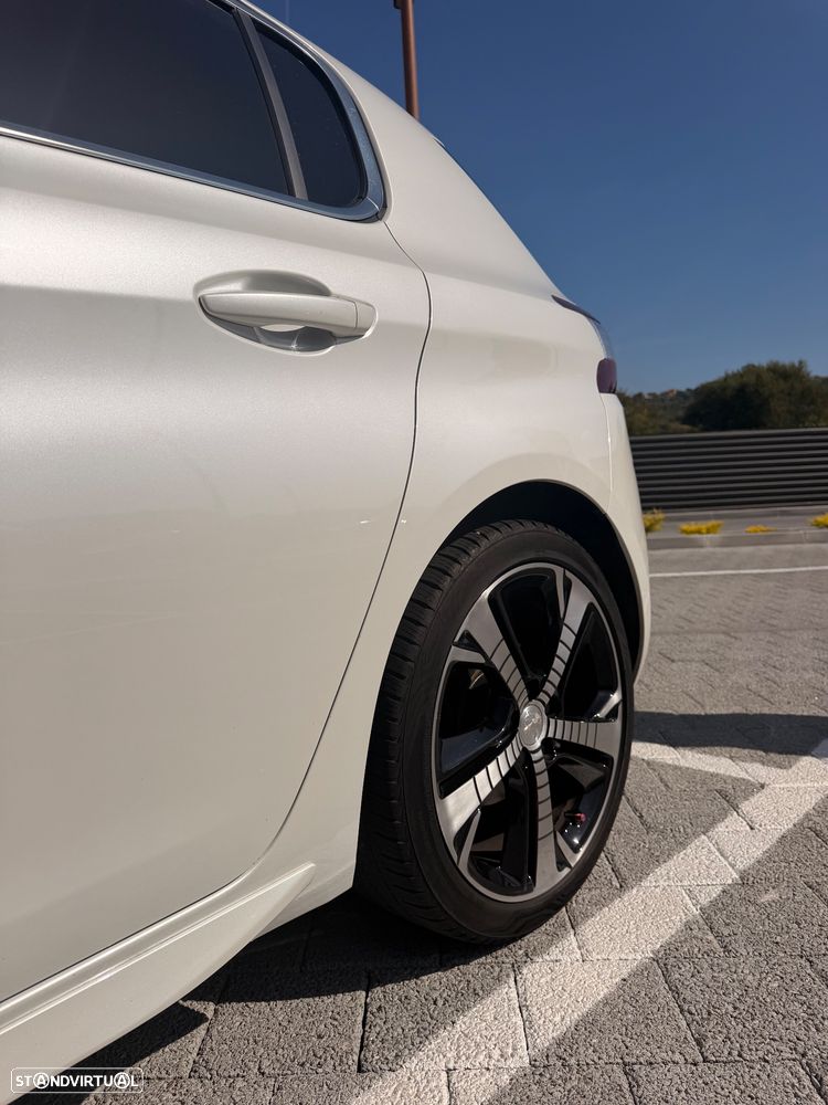Peugeot 308 1.2 PureTech GT Line - 8