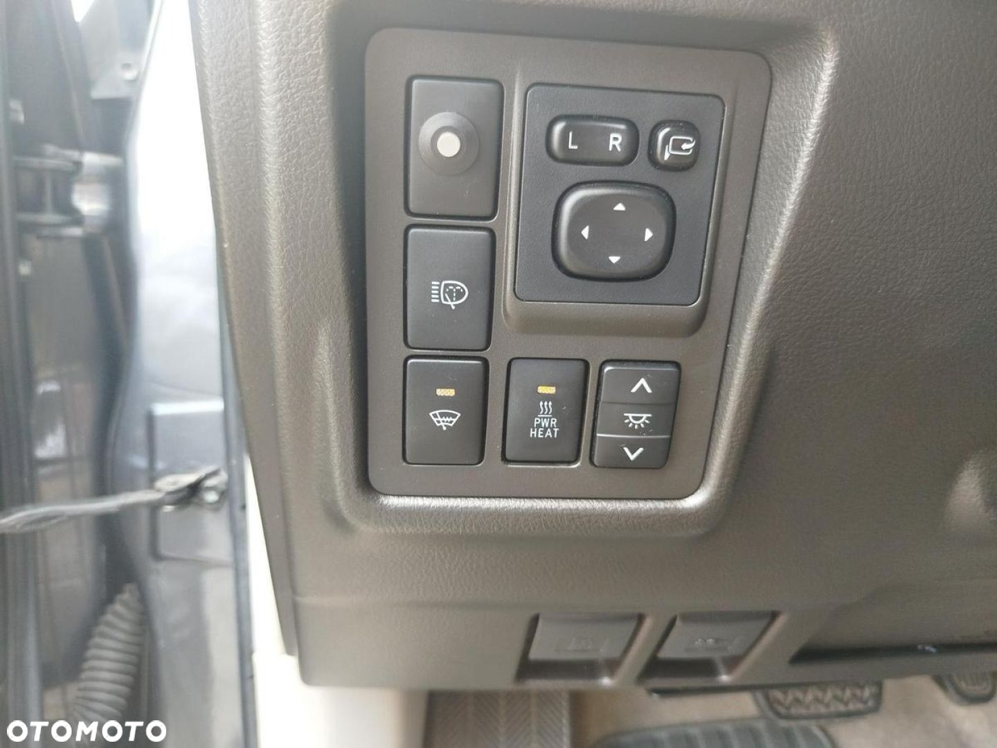 Toyota Land Cruiser - 12