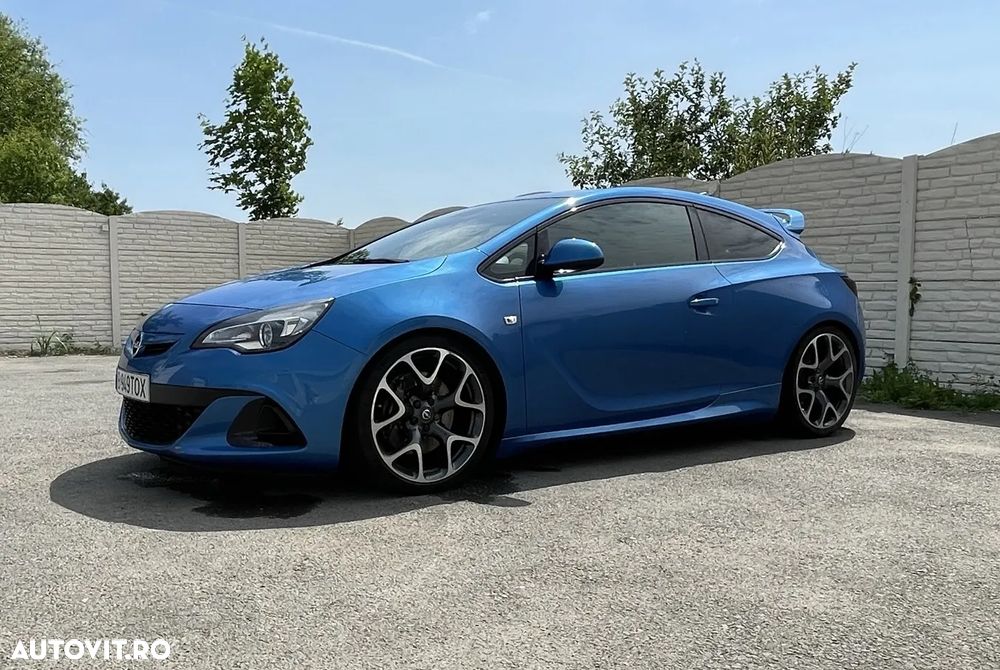 Opel Astra GTC 2.0 Turbo Ecotec Start/Stop OPC - 2