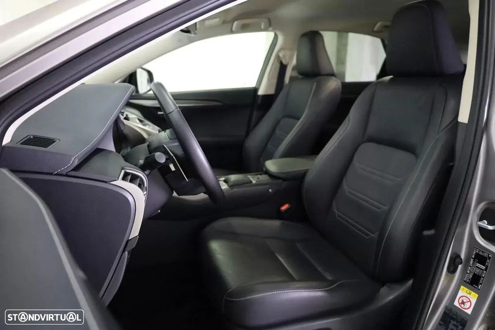 Lexus NX 300h Executive Plus - 6