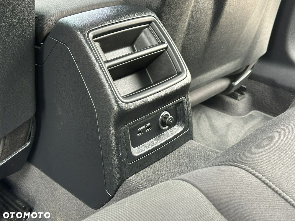 Audi A4 Avant 2.0 TDI ultra S tronic sport - 15