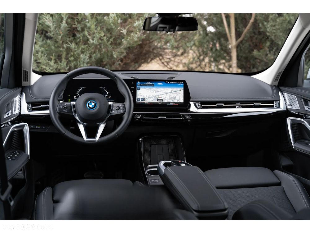BMW iX1 xDrive30 66.5kWh xLine - 25