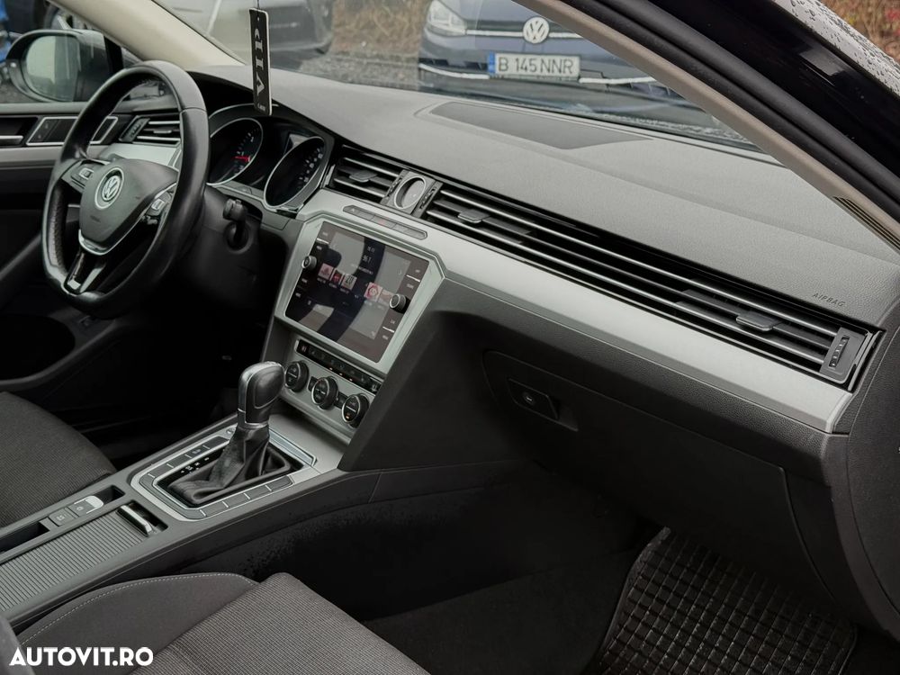 Volkswagen Passat 2.0 TDI DSG Comfortline - 12