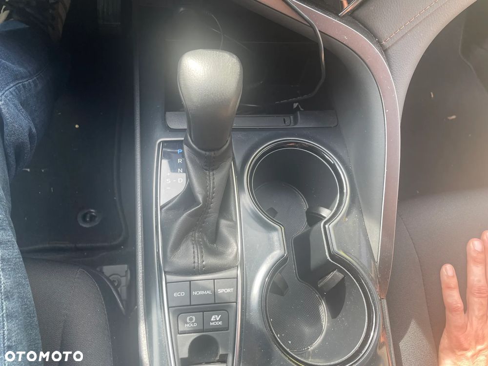 Toyota Camry 2.5 Hybrid Comfort CVT - 9