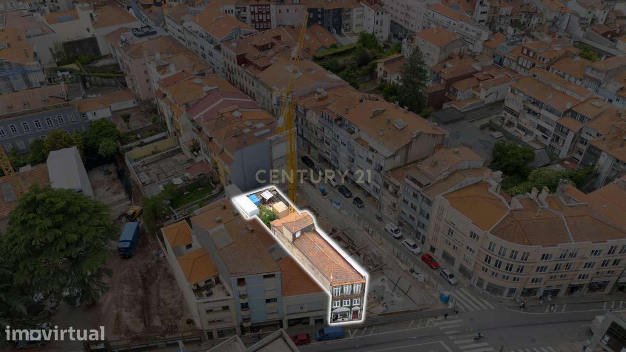 Prédio no centro do Porto com potencial construtivo. - Grande imagem: 2/10