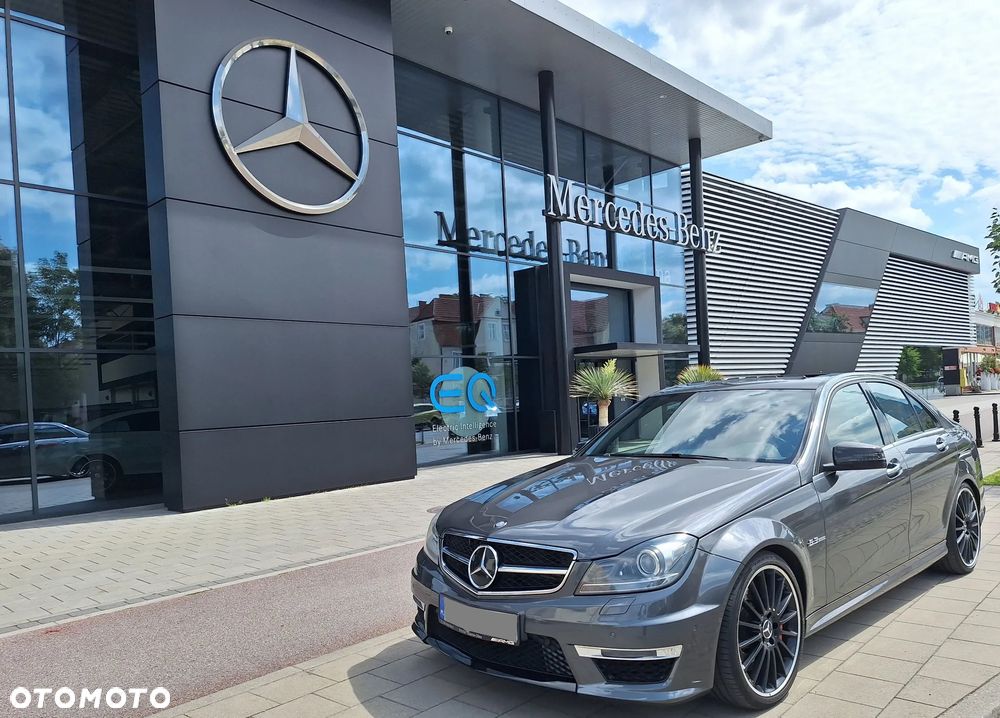 Mercedes-Benz Klasa C 63 AMG AMG SPEEDSHIFT MCT AMG Performance Package - 3