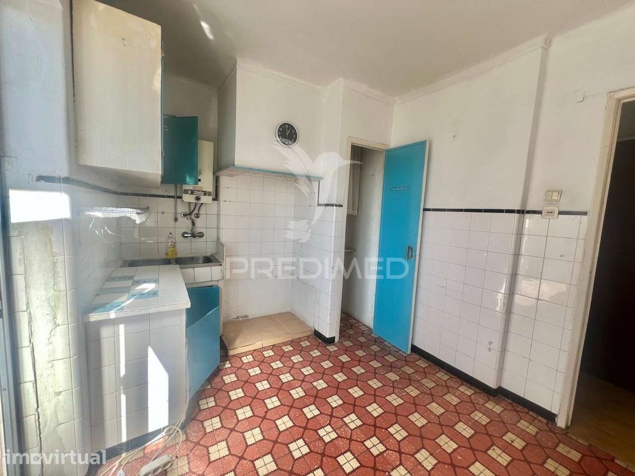Apartamento T2 para remodelação total - 3.º Andar - Baixa da Banheira - Grande imagem: 2/17