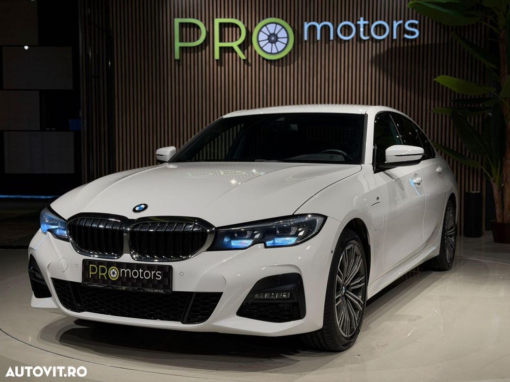 BMW Seria 3 330e iPerformance M Sport - 12