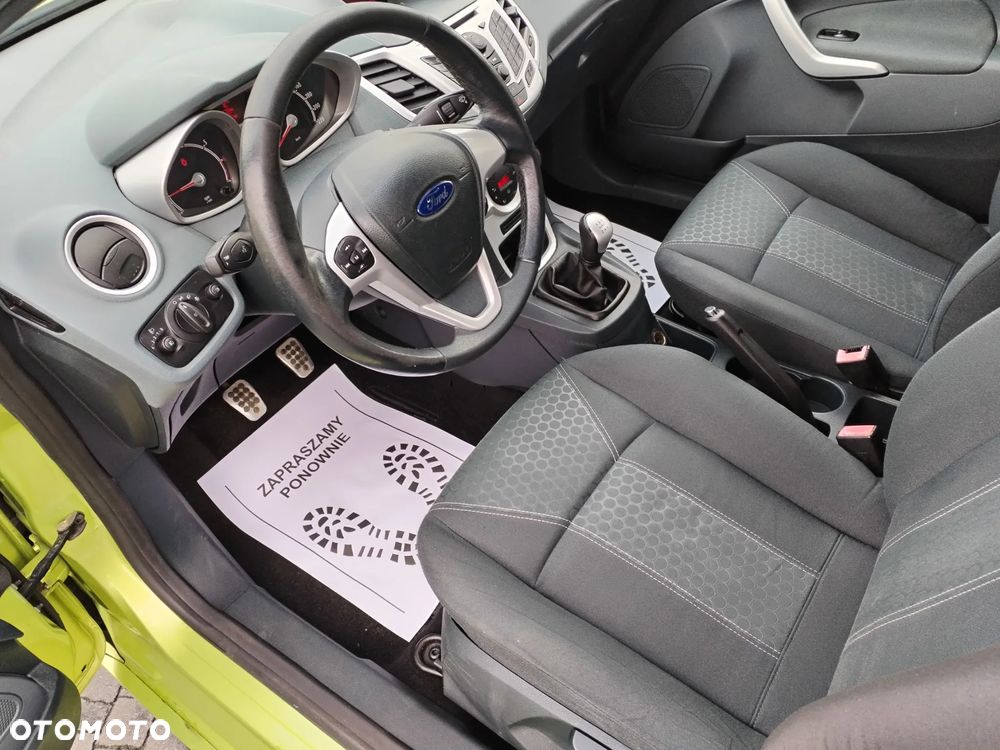 Ford Fiesta - 23