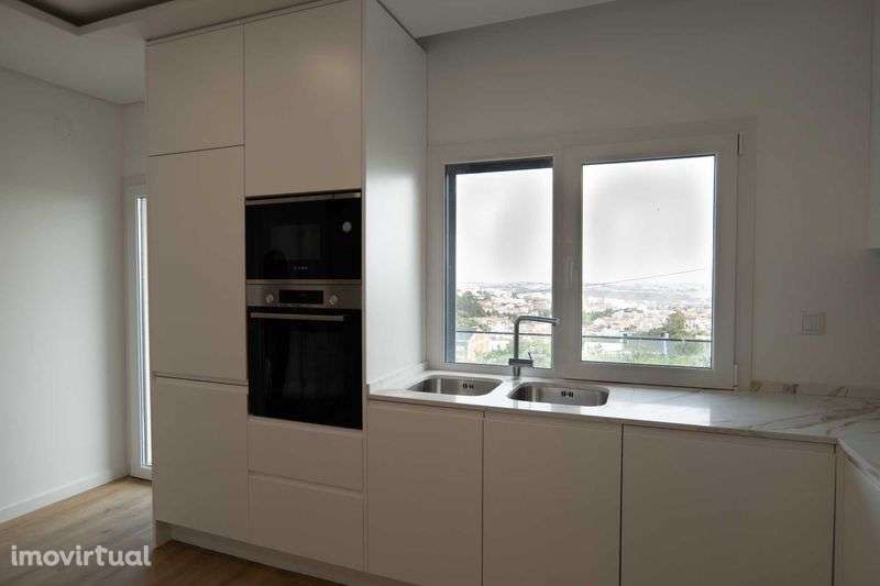 Novo Projeto na Ramada, Moradia T3+2 com 375m2 - Grande imagem: 3/12