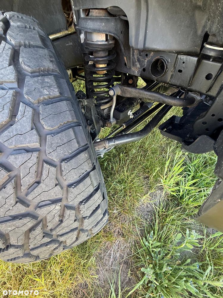 Jeep Wrangler - 24