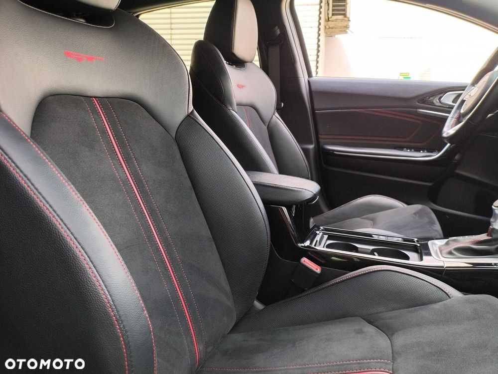 Kia ProCeed 1.6 T-GDI GT DCT - 31