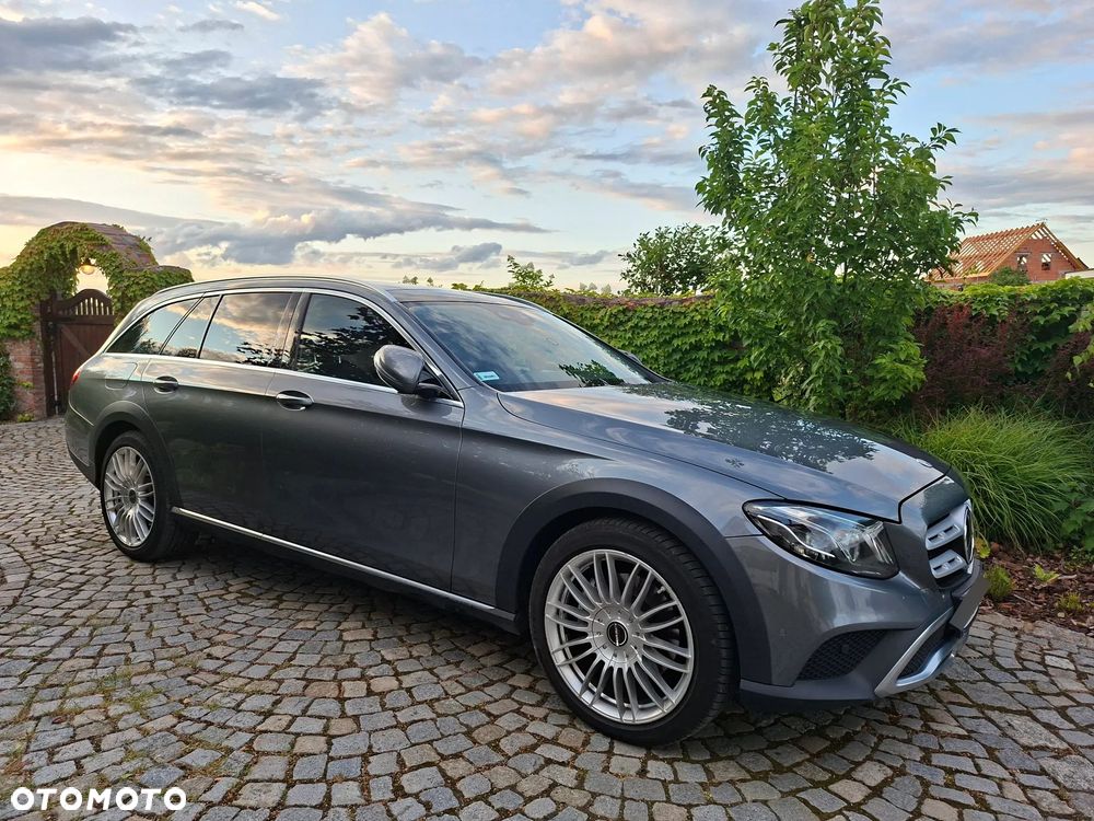 Mercedes-Benz Klasa E 220 d 4-Matic All-Terrain - 1