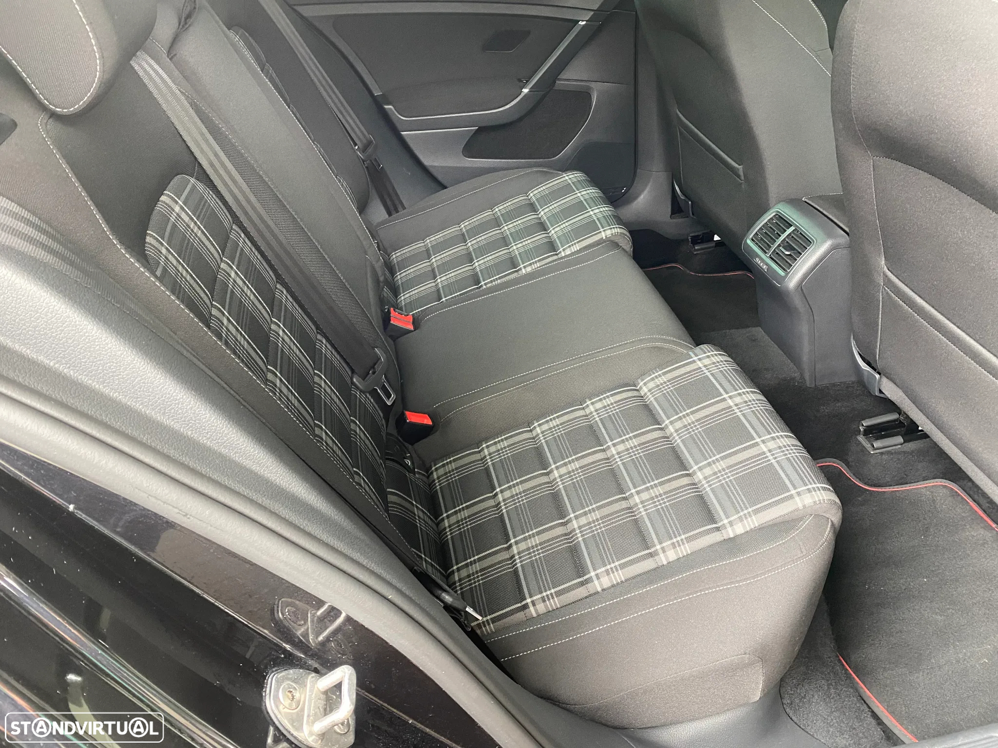VW Golf 2.0 TDi GTD DSG - 16