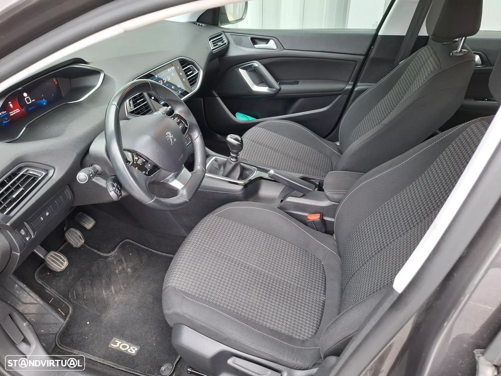 Peugeot 308 SW - 7