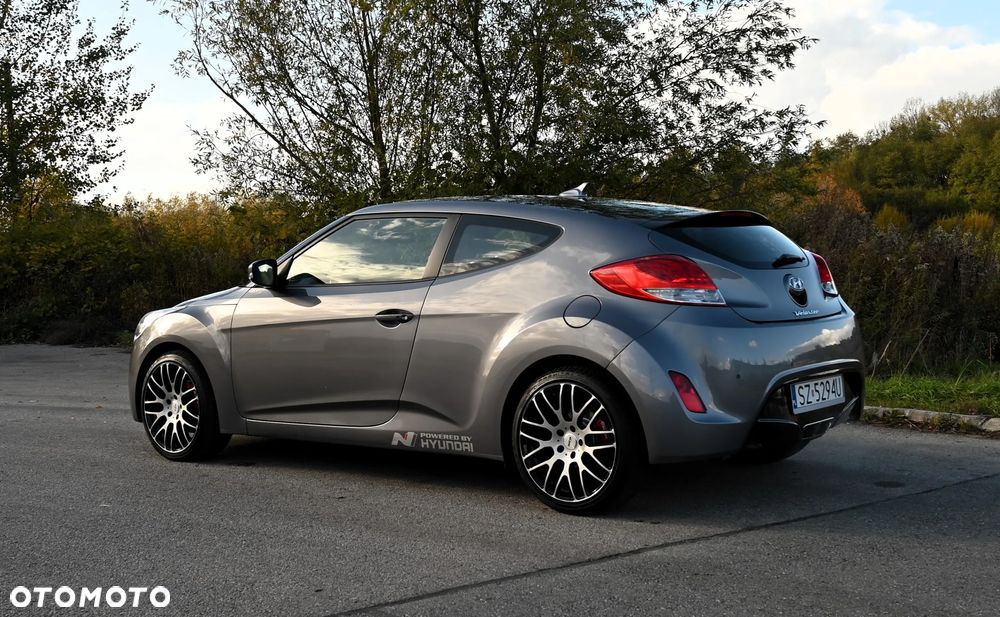Hyundai Veloster - 15
