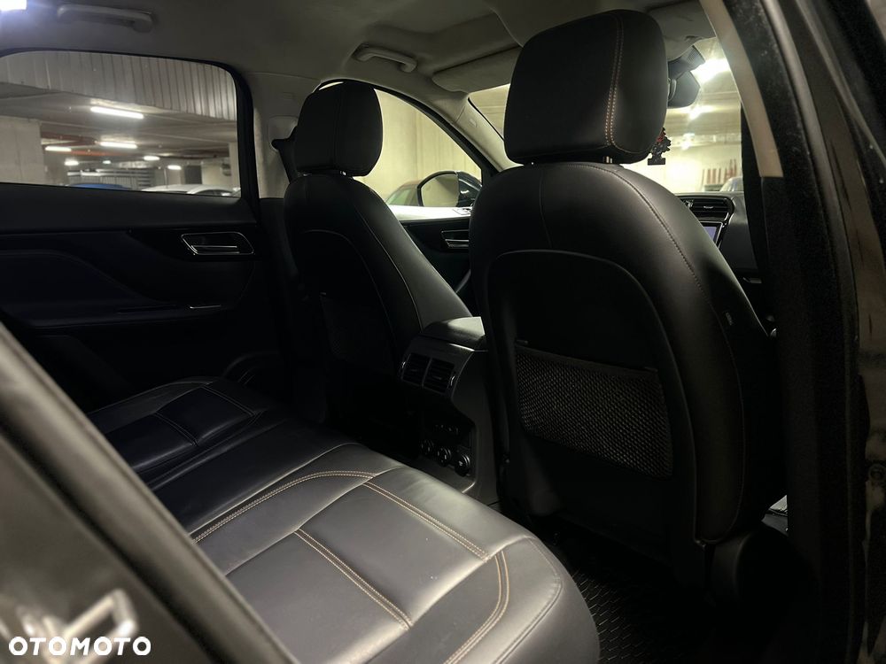 Jaguar F-Pace 2.0 i4D AWD R-Sport - 22