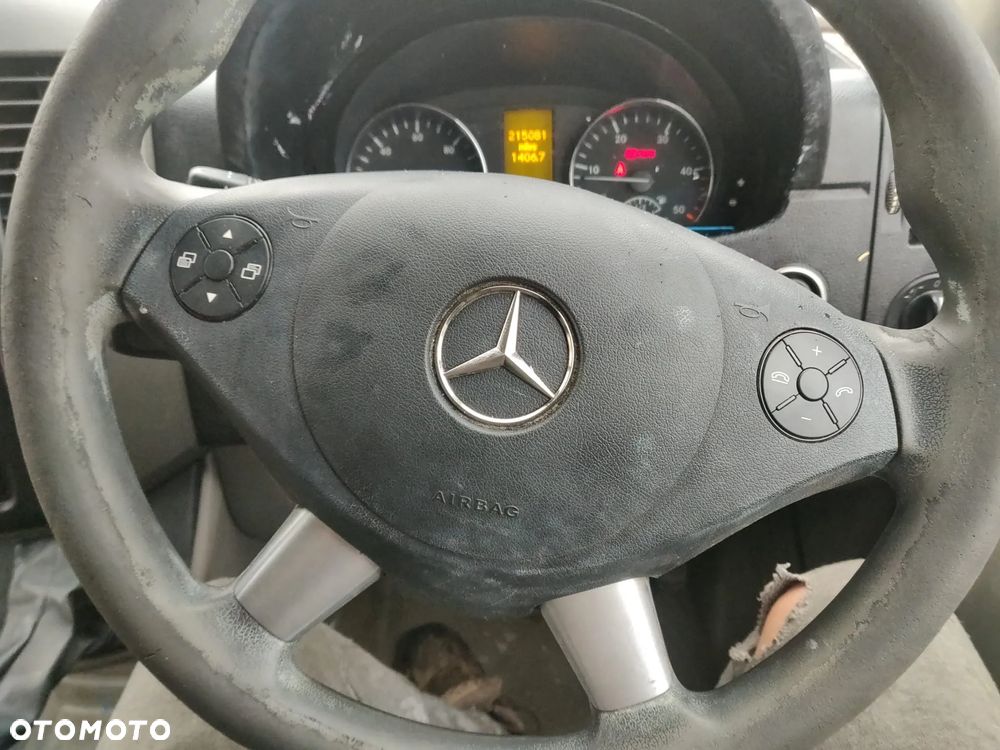 Mercedes-Benz Sprinter - 13