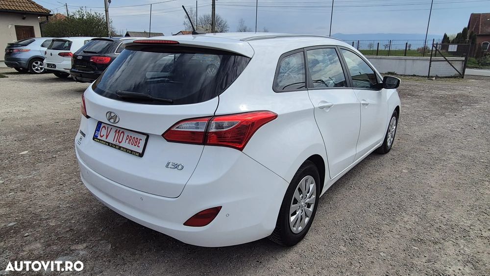 Hyundai i30 blue Kombi 1.6 CRDi Trend - 5