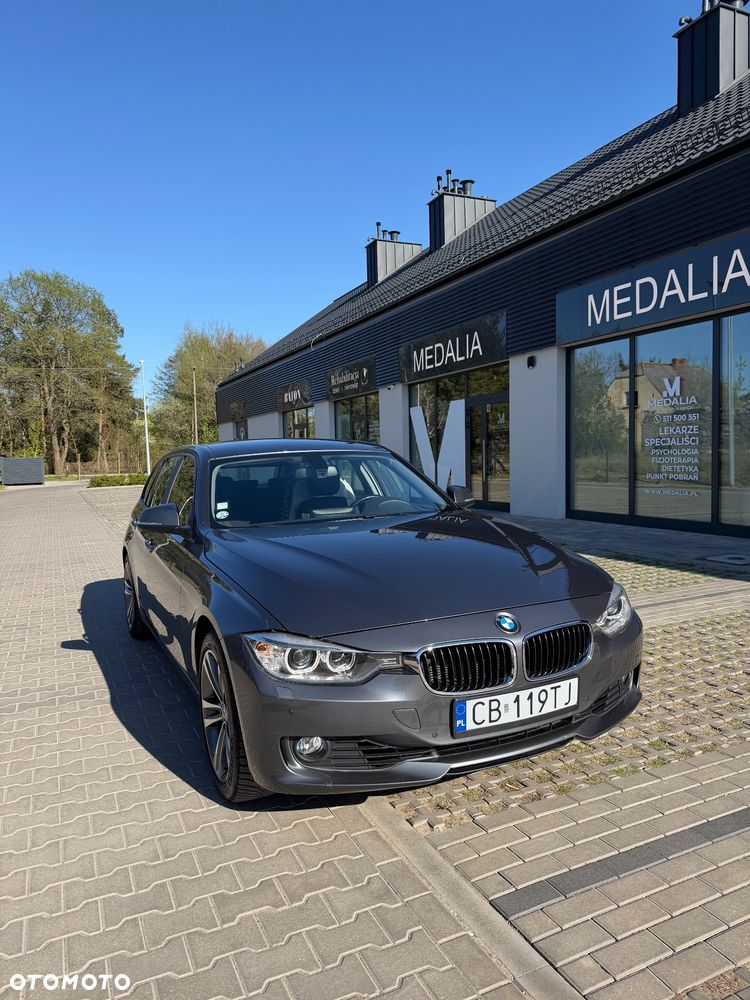 BMW Seria 3 328i xDrive Sport-Aut - 30