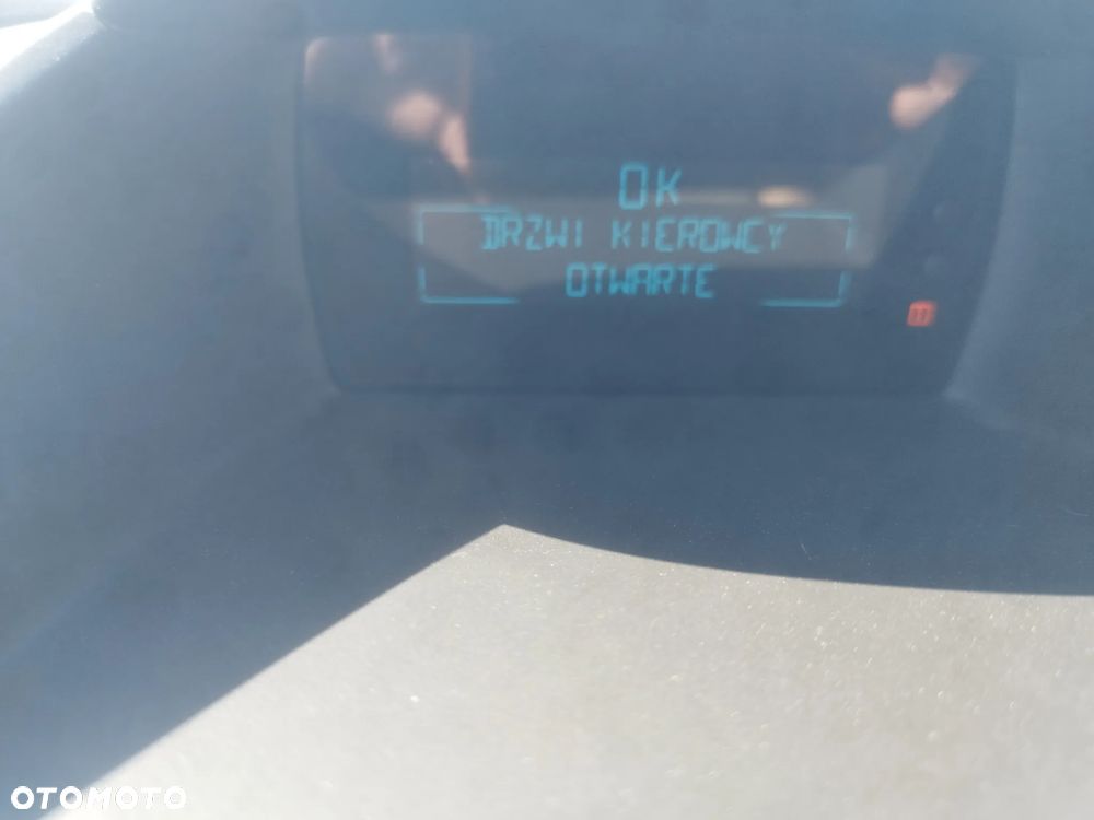 Ford Fiesta 1.4 Trend - 14