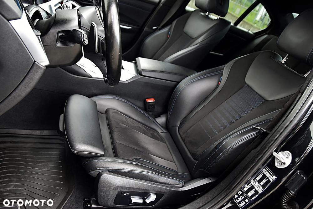 BMW Seria 3 330i xDrive - 17