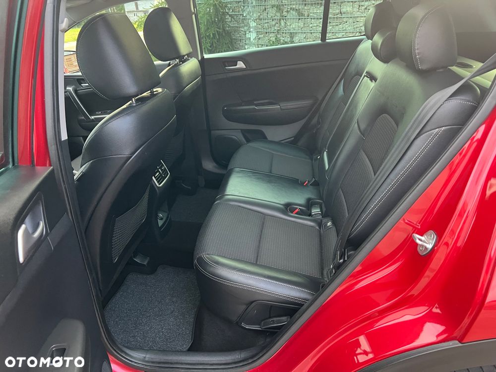 Kia Sportage 1.7 CRDI 2WD Dream-Team Edition - 26