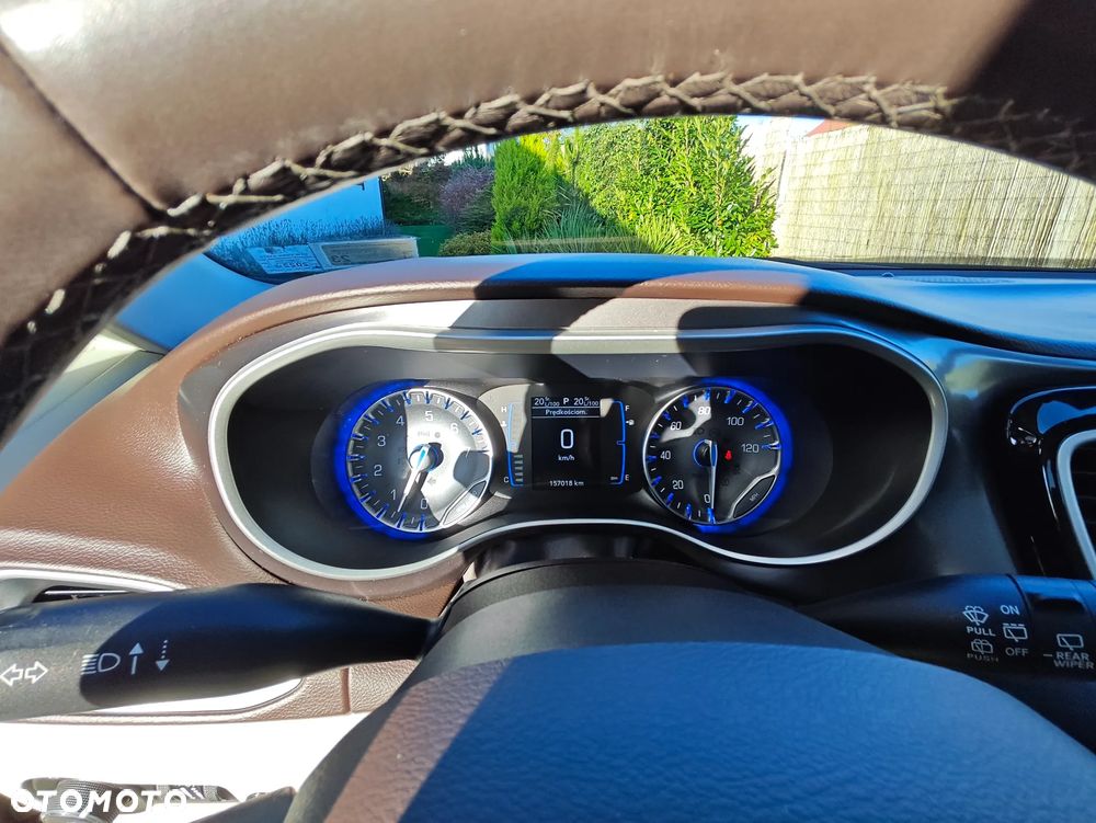 Chrysler Pacifica - 10