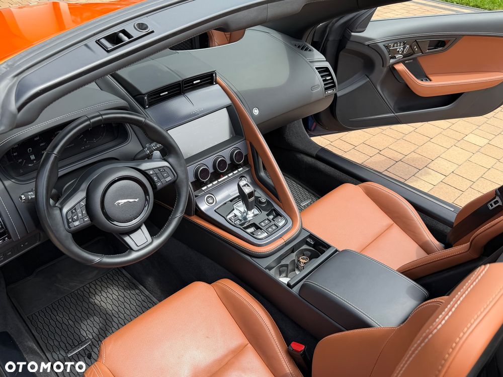 Jaguar F-Type P450 AWD R-Dynamic - 16
