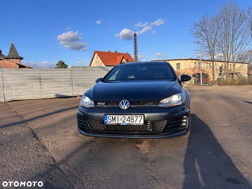 Volkswagen Golf - 10